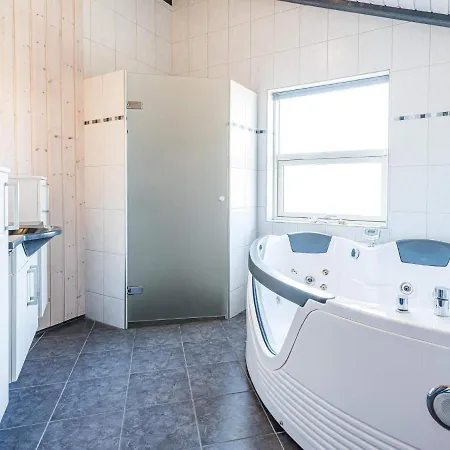 Ferienhaus Holiday Henne Xciii