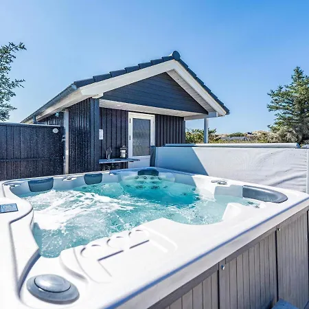 Holiday Henne Xciii Henne Strand